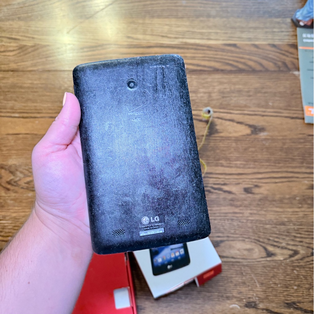 Brand New Tablet - Picture 2 of 4